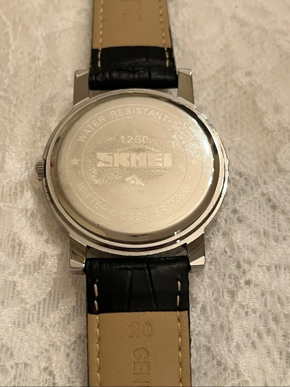 SKMEI Black Dial Modern Analog-Style Watch with Leather Strap